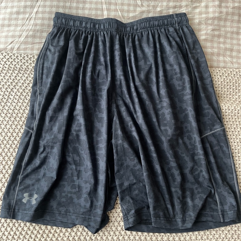 Under Armour Black Athletic Shorts Moisture-Wicking Elastic Waistband